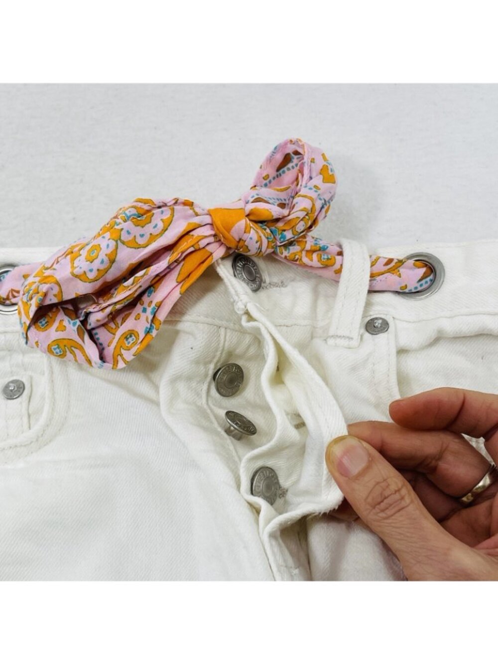 We The Free Booty Jean Shorts Women Size 25 Belt Button White Cutoff Distressed - Picture 3 of 10